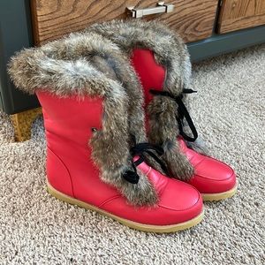 Red Boots, fur trim, Sherpa lined. Size 9.5/10 no brand details